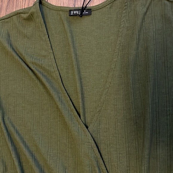 VERY J Olive Ribbed Surplice Long Sleeve Jumpsuit size medium - Picture 4 of 9